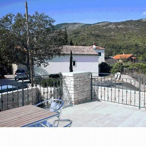 Apartments Villa Ina Brsec