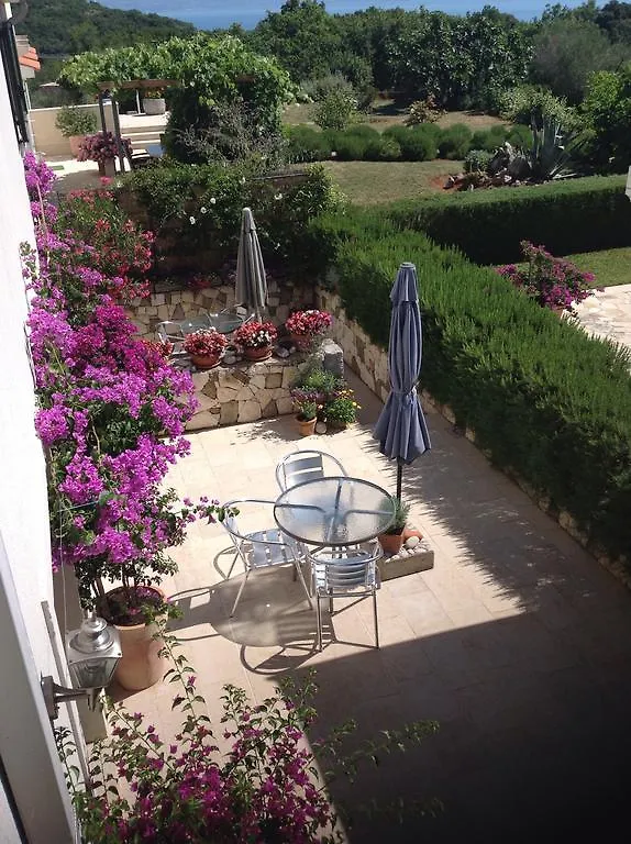 Apartments Villa Ina Brsec Croatia