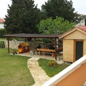 https://apartment-babic-nin.hotelinzadar.com